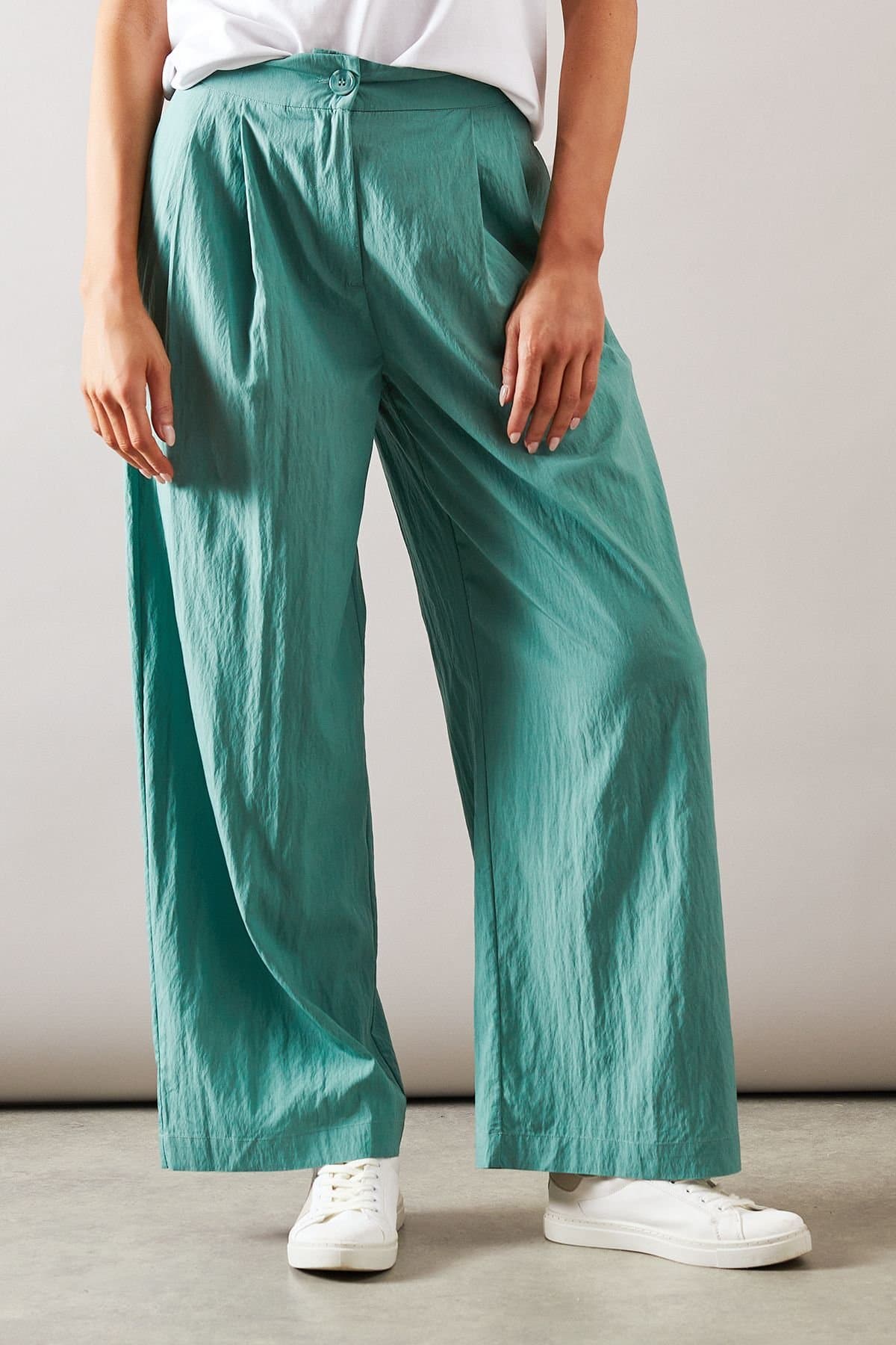 Wallis Wallis Women's Wide Leg Pleat Detail Trouser in Sage