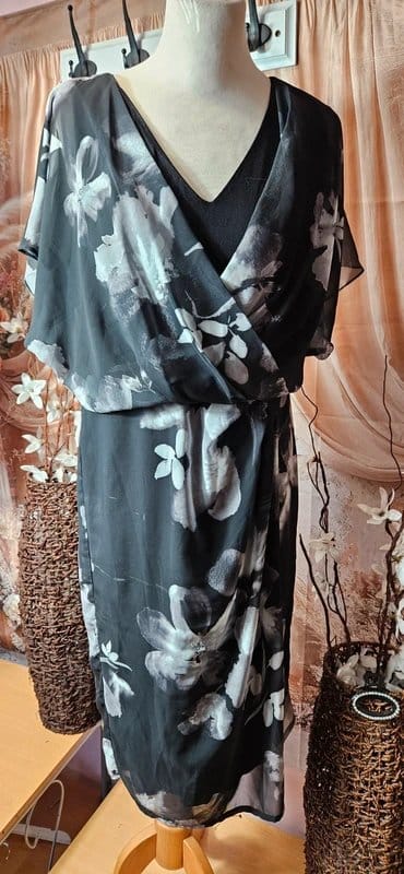 Jacques Vert Jacques vert black floral chiffon cape dress size 12 - 1