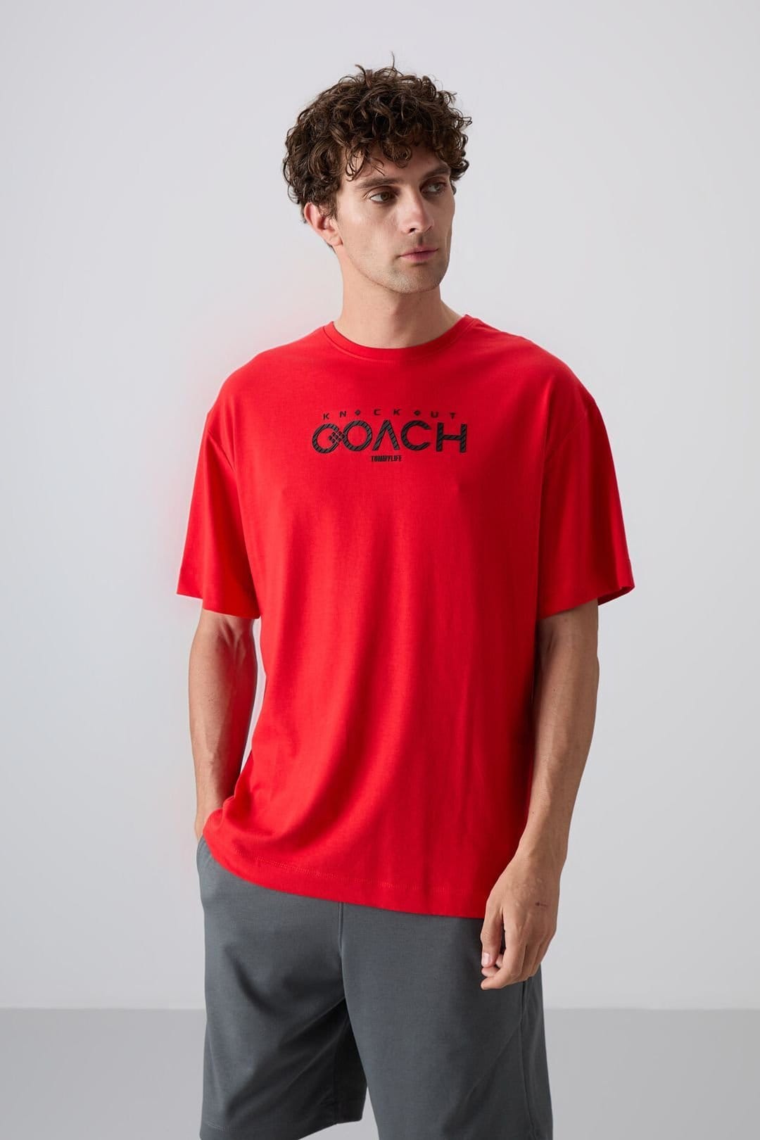 Tommy Life Tommy Life Men's Oversized Logo Patch Crew Neck T-Shirt in Red - 4