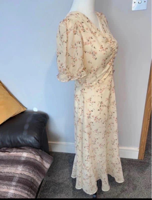 Dazy Dazy cottagecore cream floral chiffon material fully lined midi dress size L 12 to 14