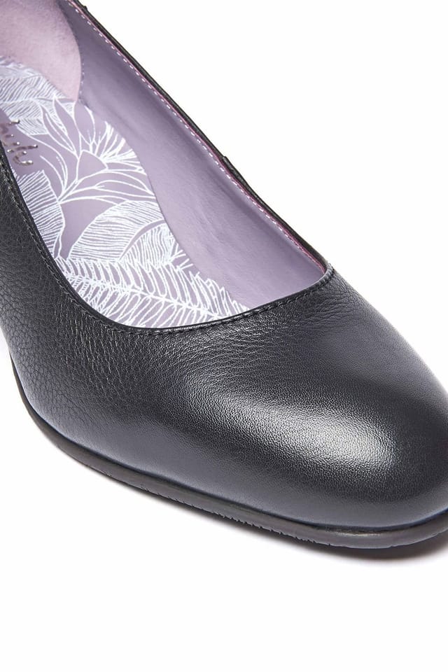 Moshulu Moshulu Women's 'Keel' Court Shoe in Black - 3