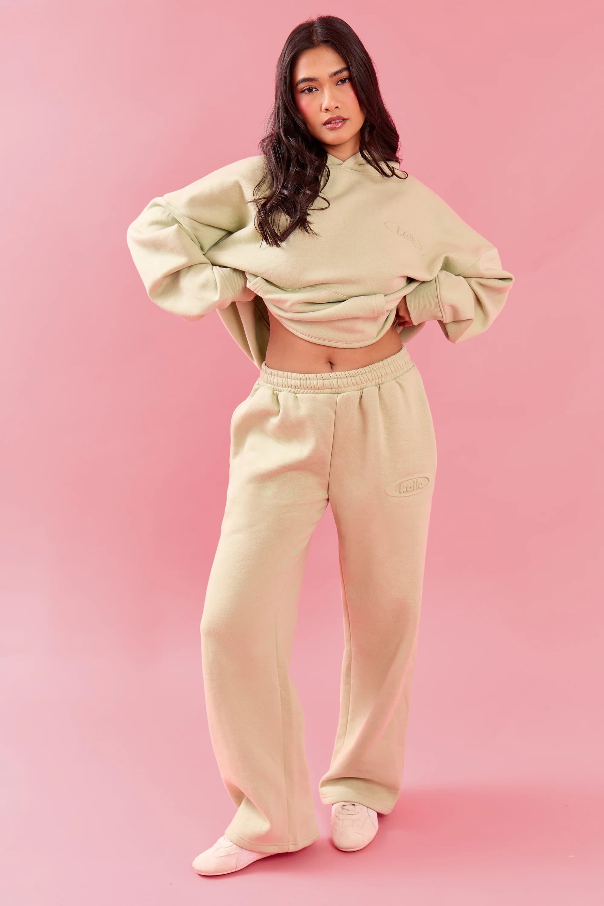 Kaiia Kaiia Oval Embossed Wide Leg Joggers Pistachio Cream