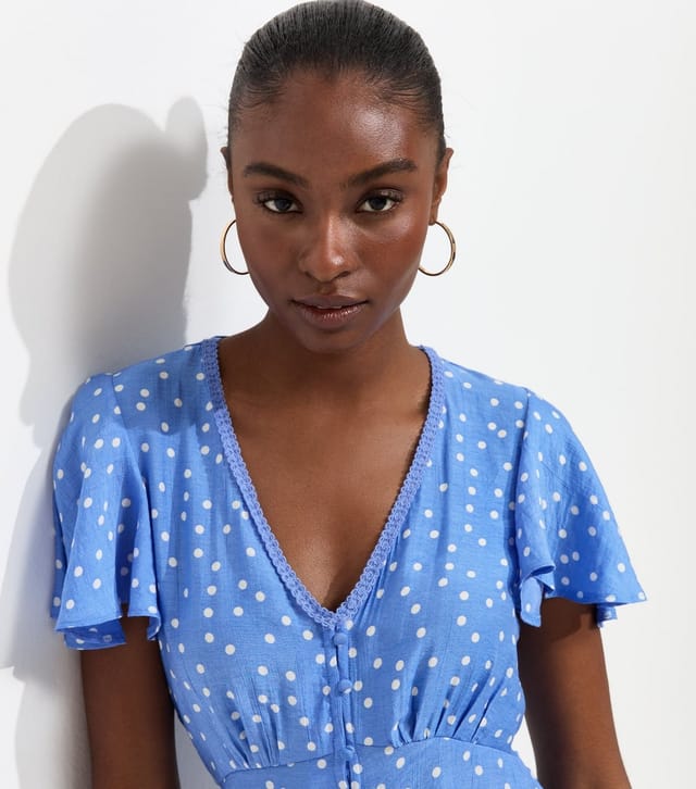 New Look Women's Blue Crinkle Texture Spot Print V-Neck Tea Blouse New Look - 2
