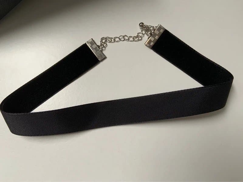 ASOS ASOS velvet choker necklace - Gothic / Alternative