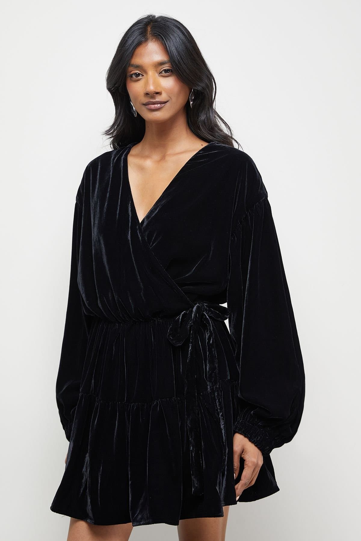 Warehouse Warehouse Women's Velvet Wrap Mini Smock Dress in Black