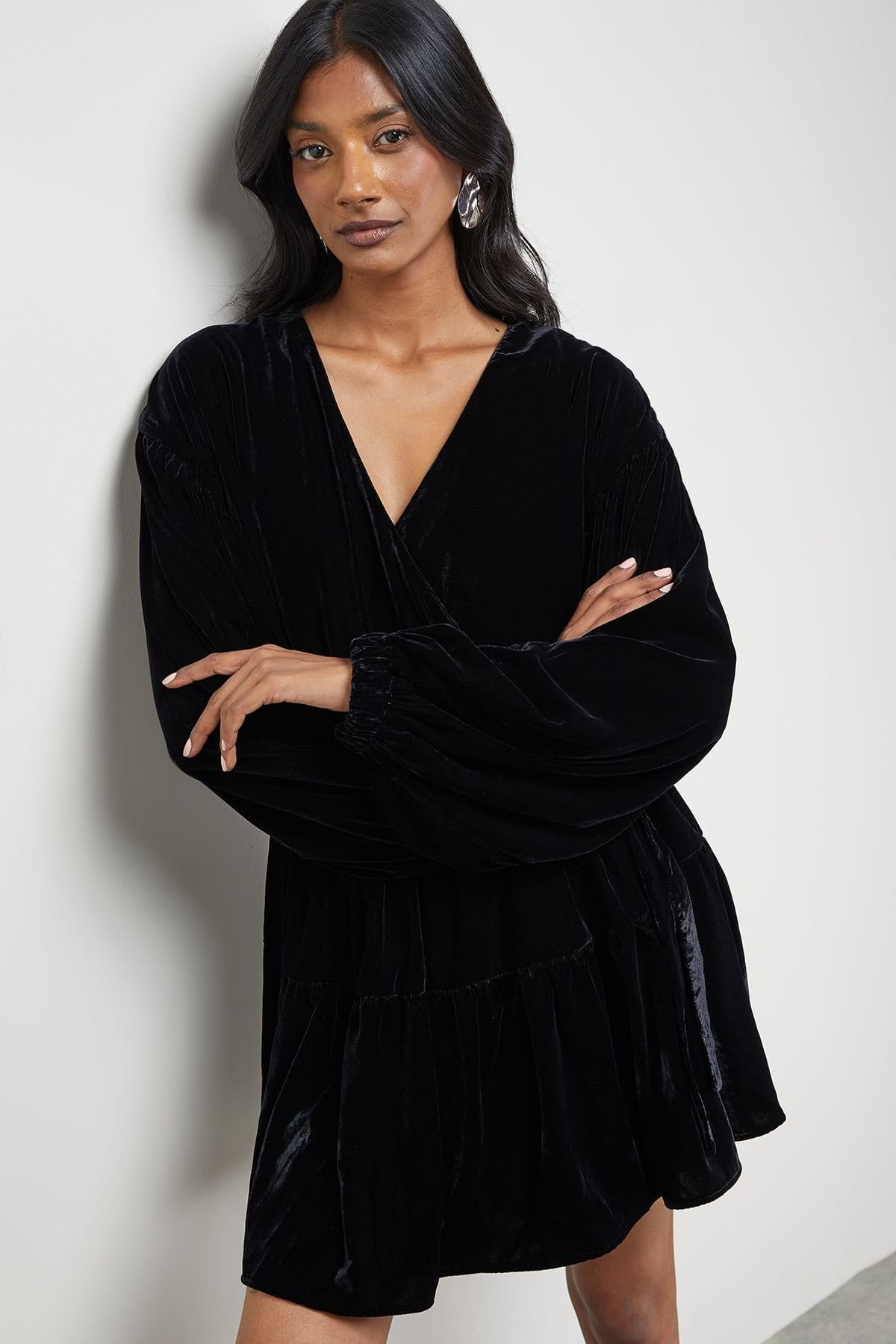 Warehouse Warehouse Women's Velvet Wrap Mini Smock Dress in Black - 4