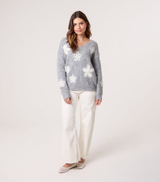 Blue Vanilla Women's Grey V-Neck Floral Pearl Embellished Jumper Blue Vanilla New Look - 2