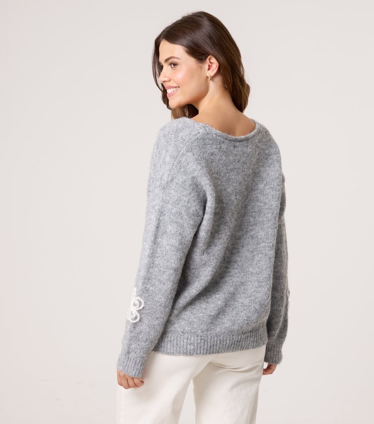 Blue Vanilla Women's Grey V-Neck Floral Pearl Embellished Jumper Blue Vanilla New Look - 4
