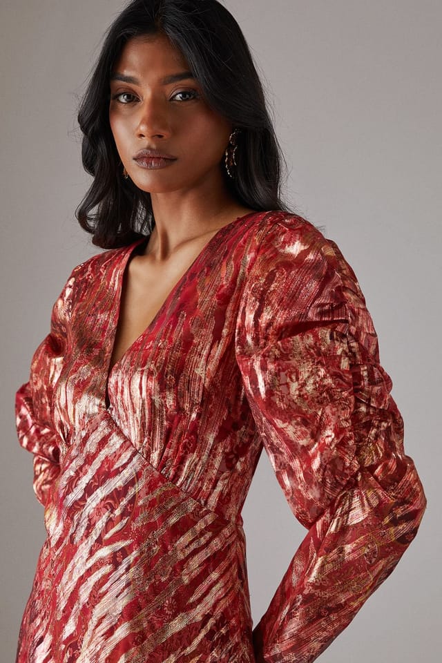 Warehouse Warehouse Women's Metallic Jacquard Ruched Sleeve Plunge Neck Bias Midi Dress in Floral - 2