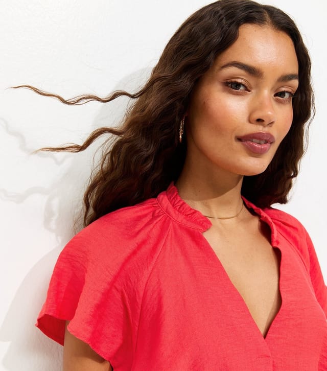 New Look Women's Petite Dark Pink Flutter Sleeve Blouse New Look - 2