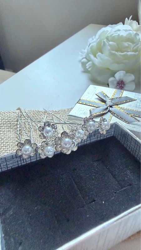 Wedding New flower shaped faux pearl and crystal bridal hair pins