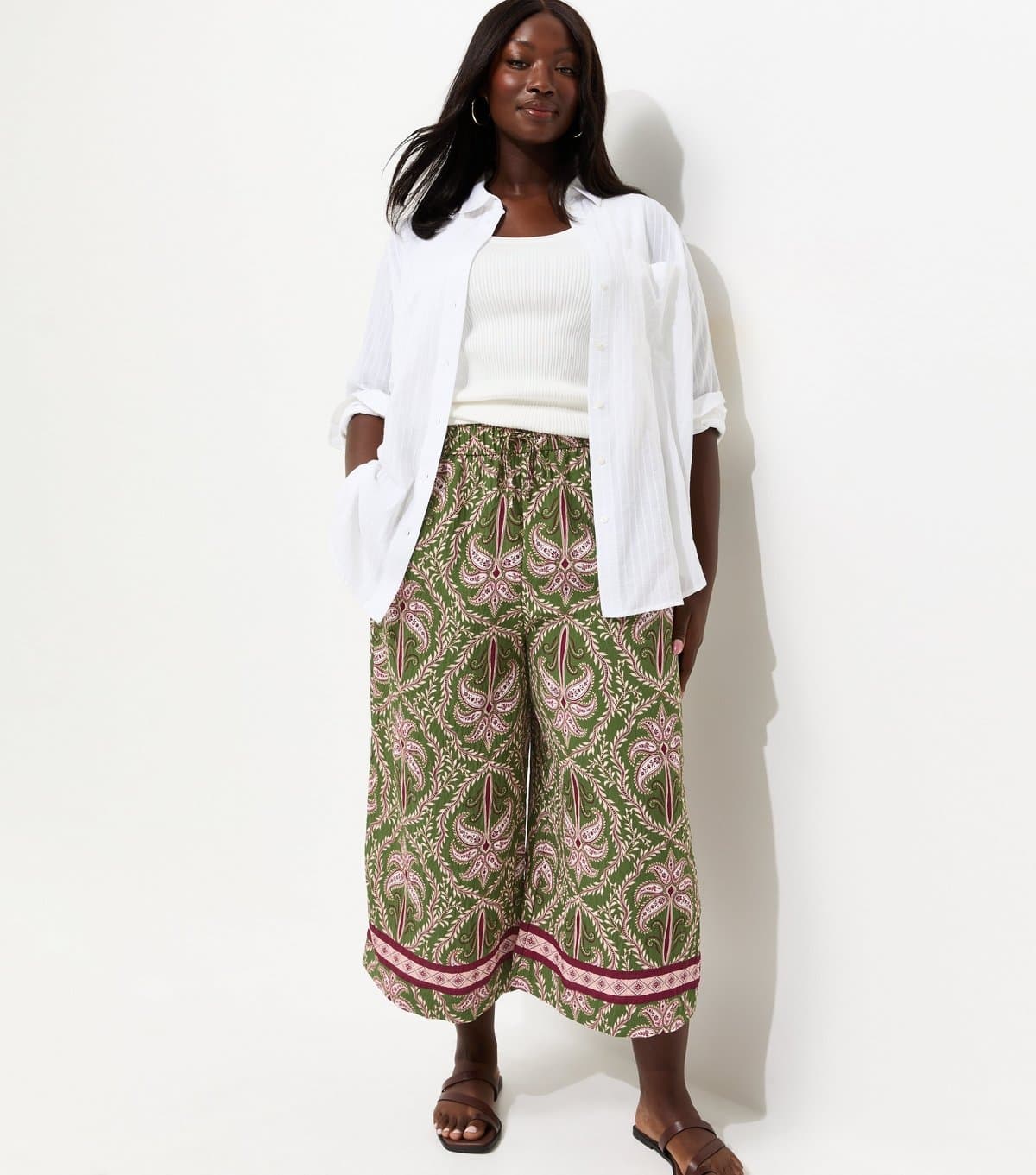 New Look Women's Plus Size Green Paisley Print Cropped Trousers Curves New Look