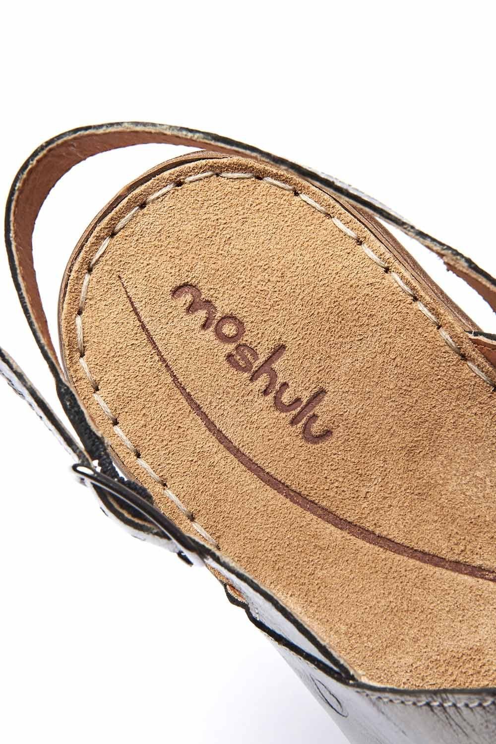 Moshulu Moshulu Women's 'Santa Barbara' Slingback Crossover Sandals in Metallic Silver - 4