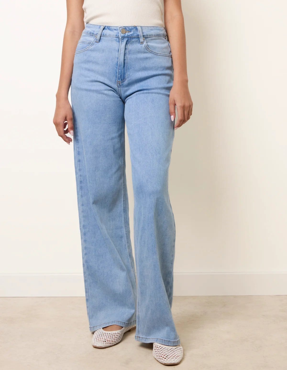 Light Weight Stretch Flared Jeans