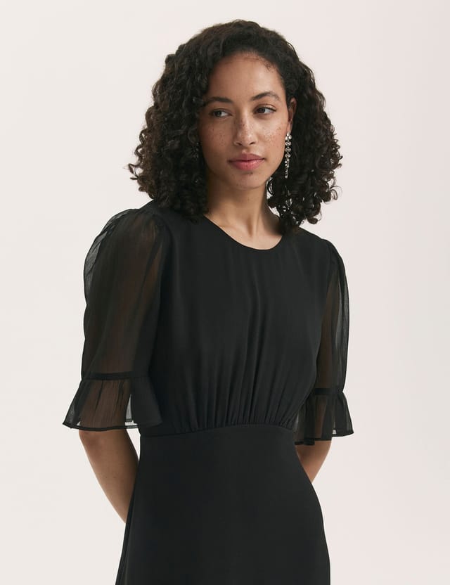 Finery London Finery London Women's Jennifer Short Sleeve Chiffon Midi Dress in Black - 2