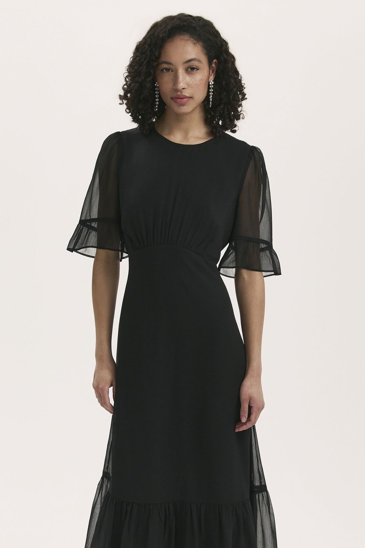 Finery London Finery London Women's Jennifer Short Sleeve Chiffon Midi Dress in Black - 4