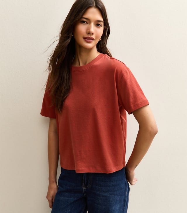 New Look Women's Dark Red Cotton Boxy Fit T-Shirt New Look - 2