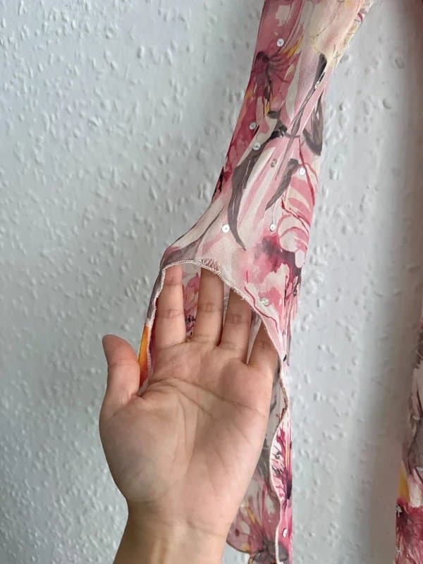 Vintage Vintage Y2K Asymmetrical Floral Silk Longsleeve Bellsleeve - M