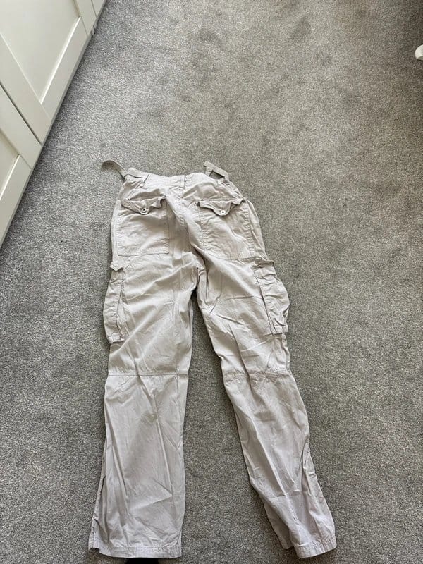 beige