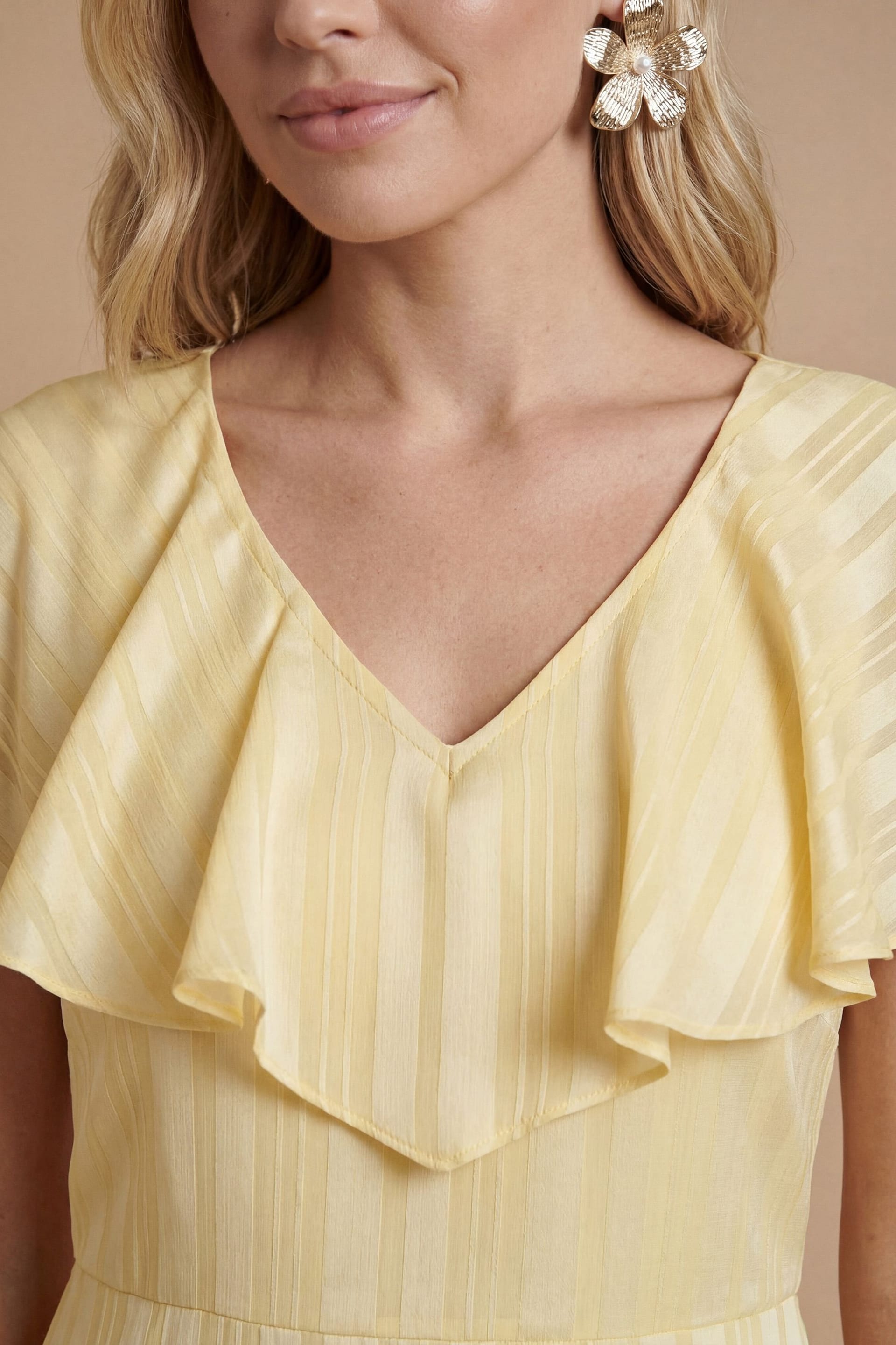 Dorothy Perkins Dorothy Perkins Women's DP Luxe Cape Ruffle Midi Dress in Yellow - 4