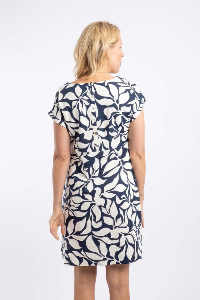 Weird Fish Weird Fish Women's Orlando Printed Linen Rich Shift Dress in Mid Navy - 3