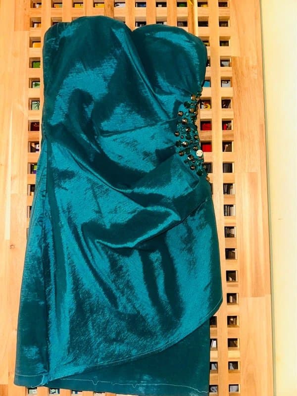 New Look Satin mini sleeveless dress with gems XS/S blue/green