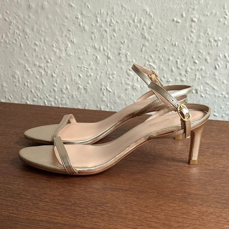 Stuart Weitzman Women's Stuart Weitzman Gold Leather Kitten Heels Sandal (RRP£475)