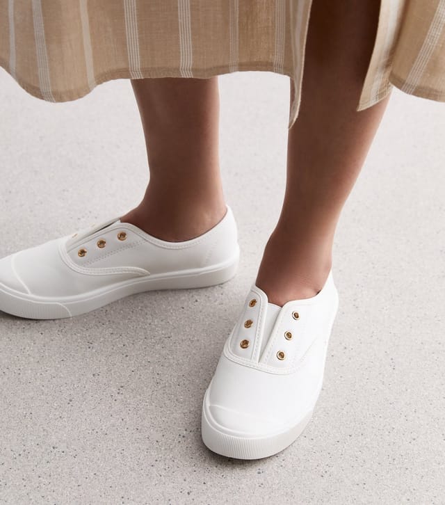 New Look Women's White Leather-Look Laceless Trainers New Look - 2