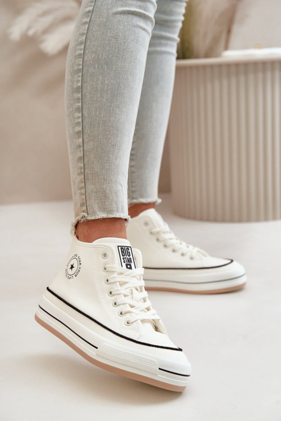 Love Lace Love Lace Women's Big Star Sneakers Autumn Winter Comfort Rubber Sole Insole Grip in White