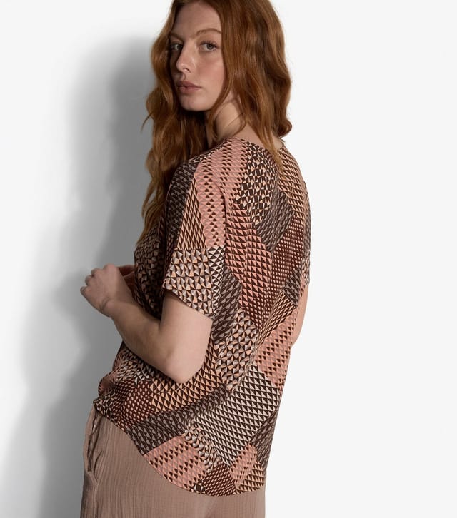 Apricot Women's Brown Geometric Patchwork Print T-Shirt Apricot New Look - 3