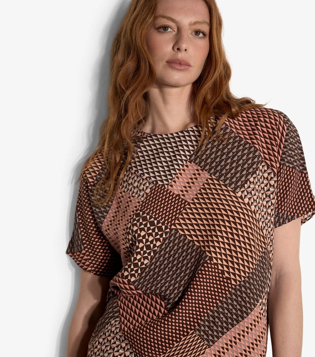 Apricot Women's Brown Geometric Patchwork Print T-Shirt Apricot New Look - 4