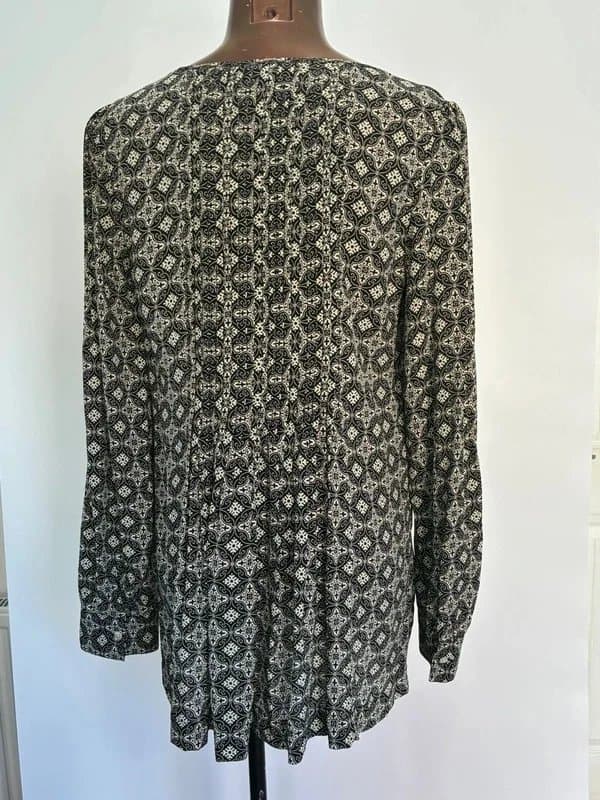 Monsoon Monsoon Black and white floral patterned long-sleeve blouse size 12