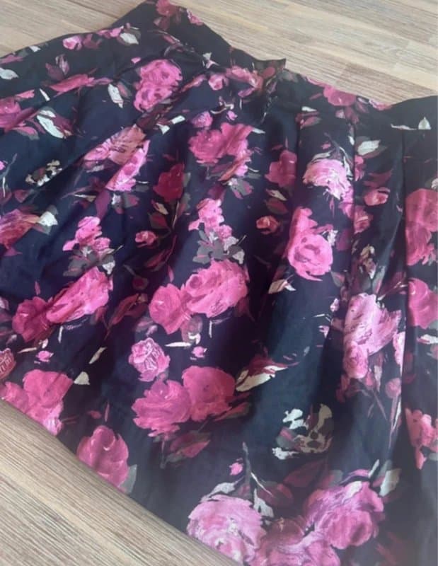 New Look 🌸 New Look Floral Skater Mini Skirt Black Pink Roses Pleated Summer UK 16