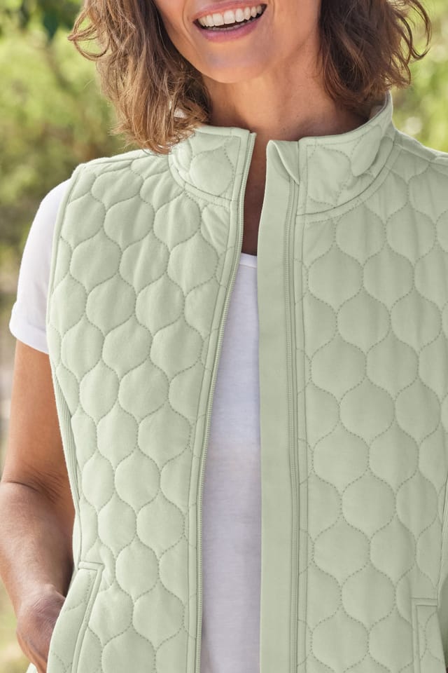 WoolOvers WoolOvers Women's Windermere Cotton Quilted Gilet in Green - 3