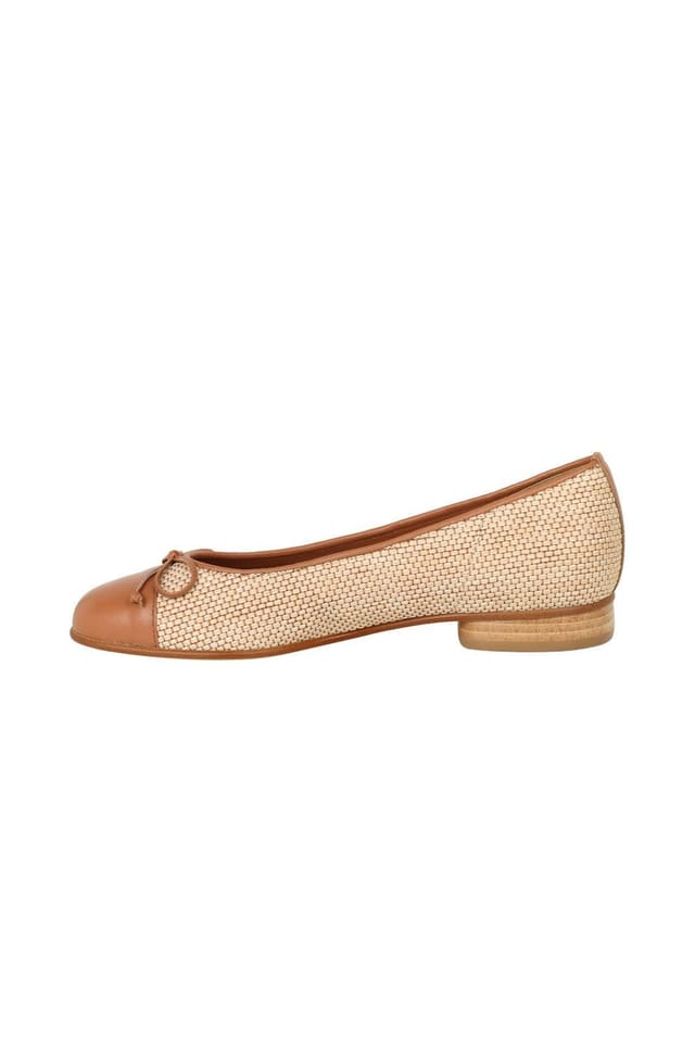 Gabor Gabor Women's Dulford Ballet Pumps in Natural - 2