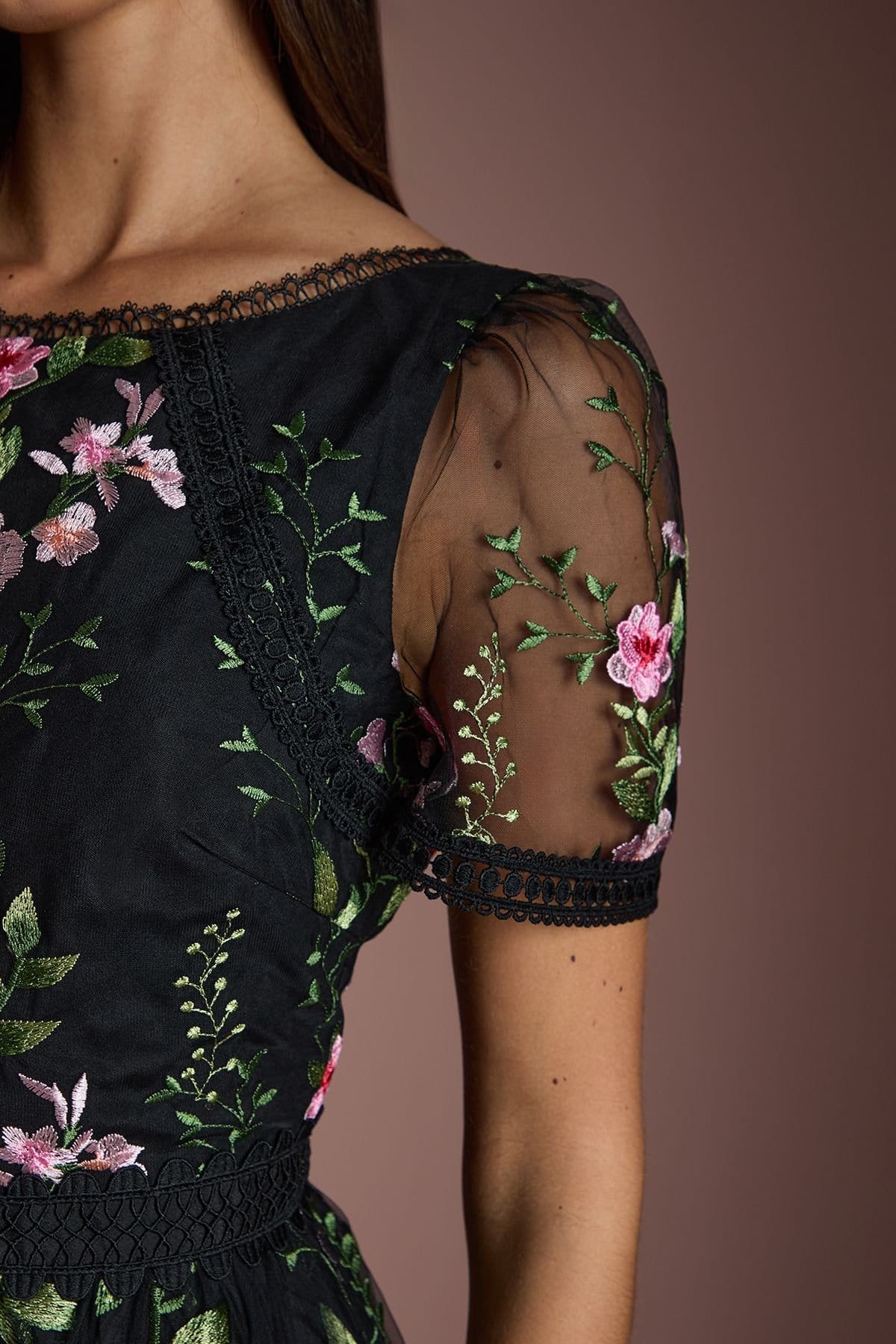 Coast Coast Women's Lace Trim Detail Embroidered Mesh Midi Dress in Black - 4