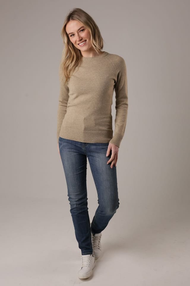 French Connection French Connection Women's Cosy Soft Touch Crew Neck Raglan Jumper in Camel - 3