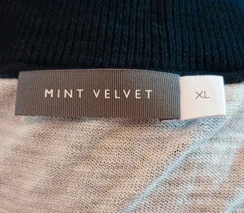 Mint Velvet Mint Velvet V-Neck Cotton Blend Jumper- size XL/18