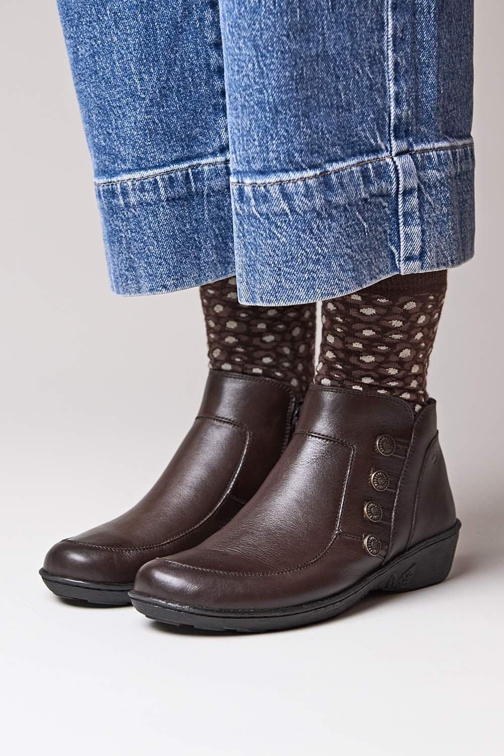 Moshulu Moshulu Women's 'Fruit Drop 2' Lightweight Ankle Boots in Brown