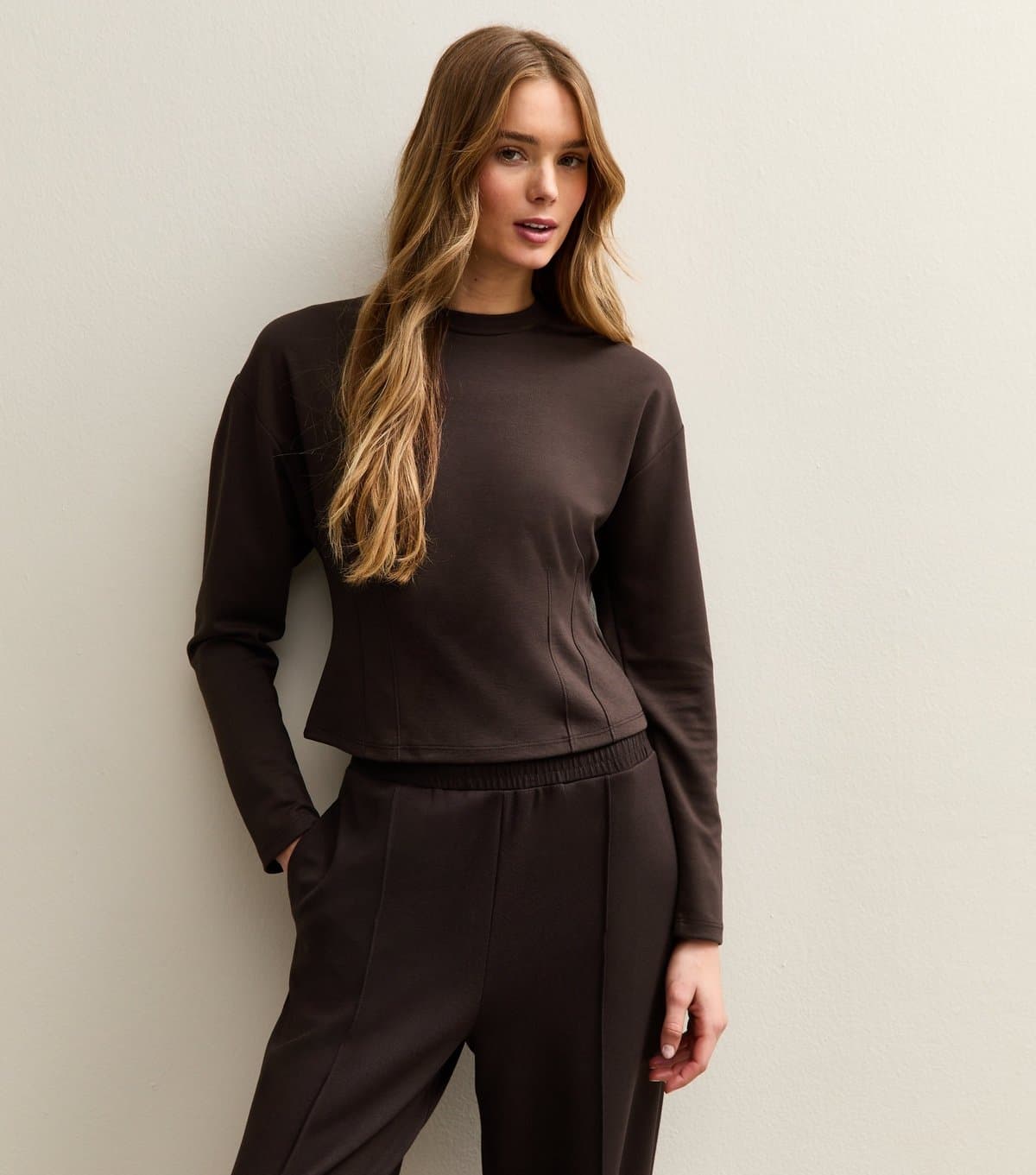 New Look Women's Dark Brown Fitted Barrel Sleeve Sweatshirt New Look