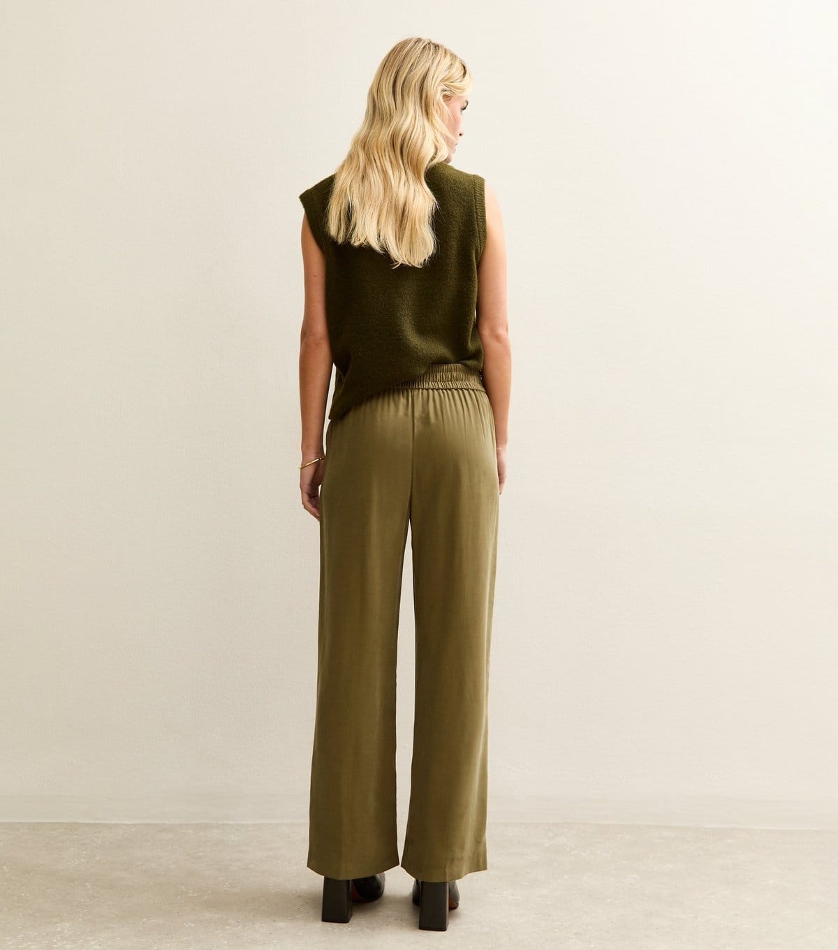 New Look Women's Petite Khaki Drawstring Waist Wide Leg Trousers New Look - 4
