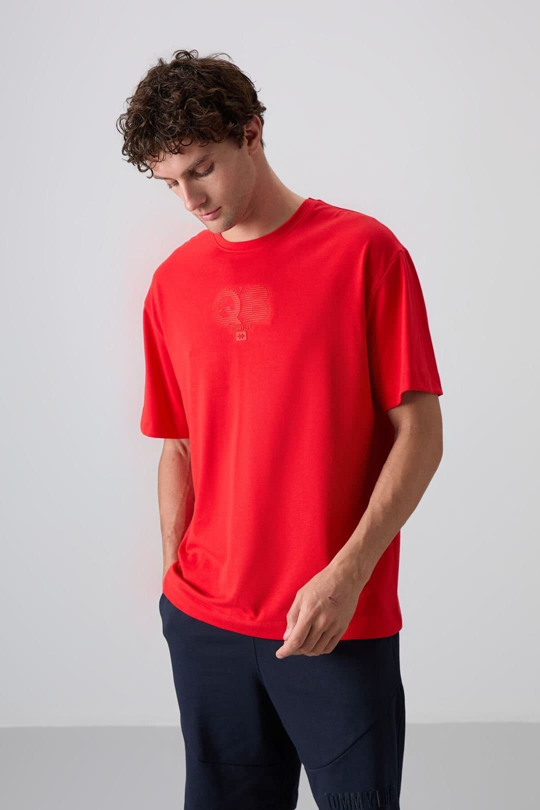 Tommy Life Tommy Life Men's Oversized Printed Logo Crew Neck T-Shirt in Red
