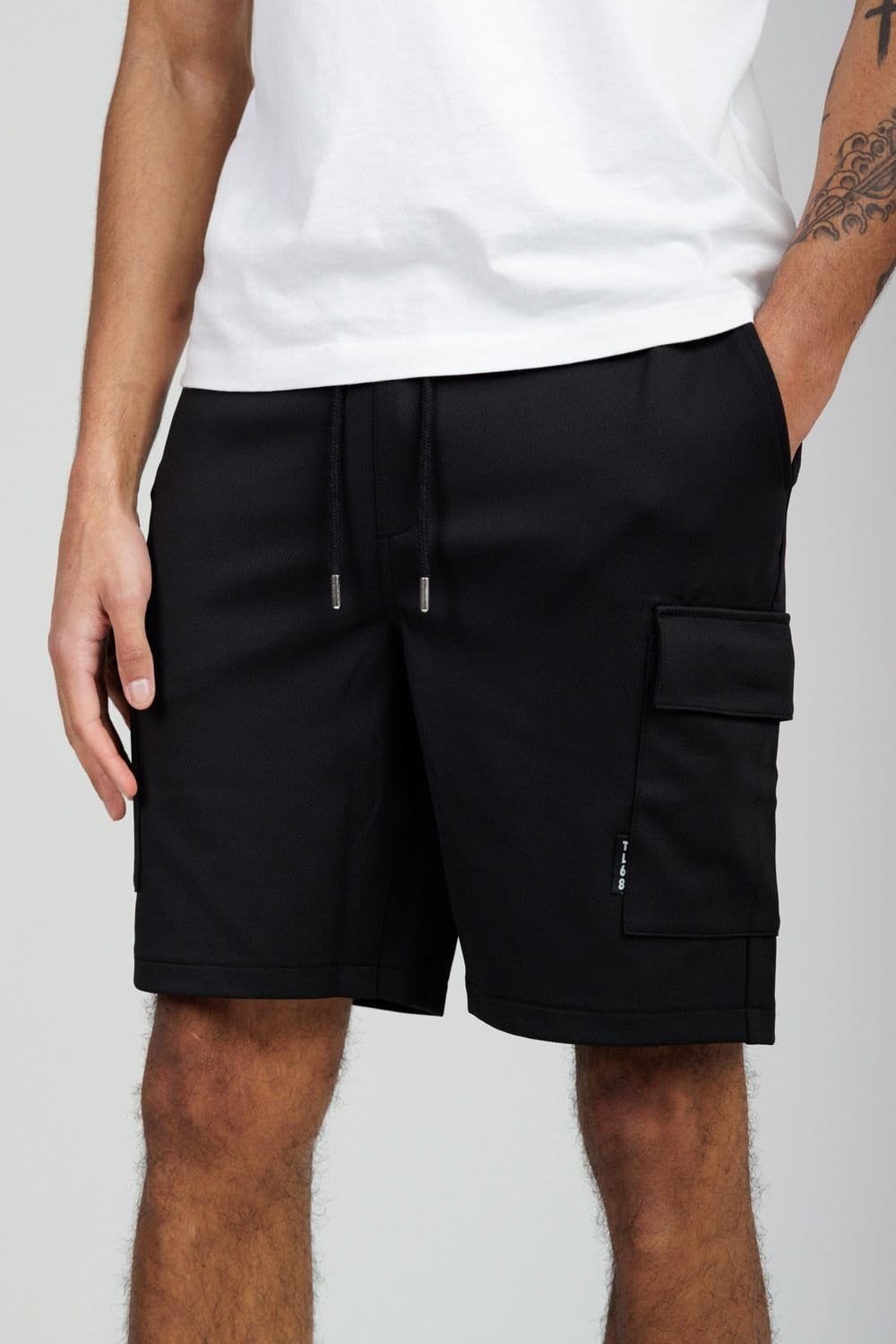 Tokyo Laundry Tokyo Laundry Men's Cargo-Style Shorts in Black - 4