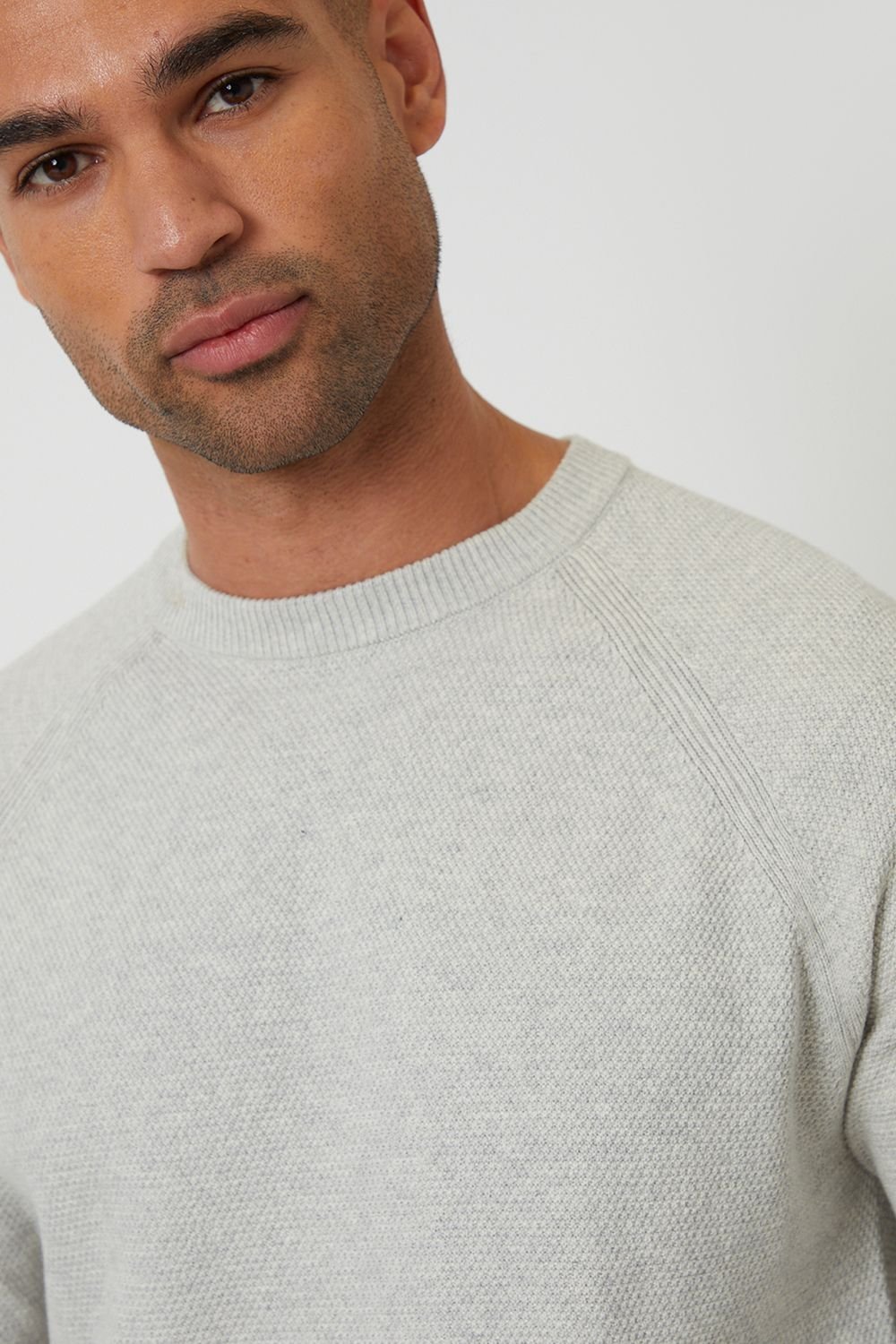 Threadbare Threadbare Men's Raglan Knitted Crew Neck Jumper in Natural - 4