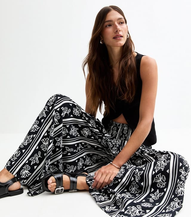 New Look Women's Black Floral Print Palazzo Trousers New Look - 2