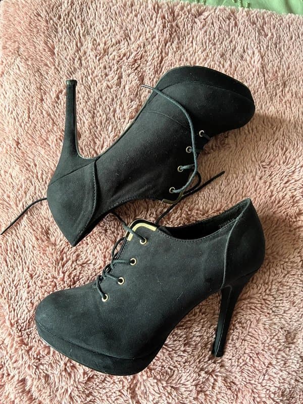 New Look Black Lace Up Suede Heels Size 6
