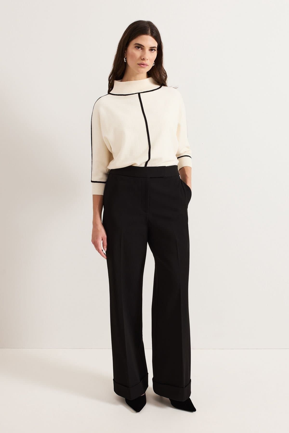 Phase Eight Phase Eight Women's Trixie Turn Up Hem Trouser in Black