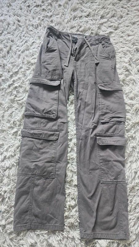 Bershka Bershka straight multi cargo pants charcoal grey