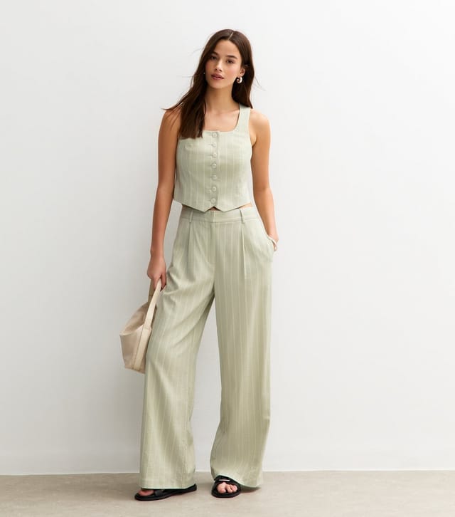 New Look Women's Green Striped Button Front Scoop Neck Waistcoat New Look - 3
