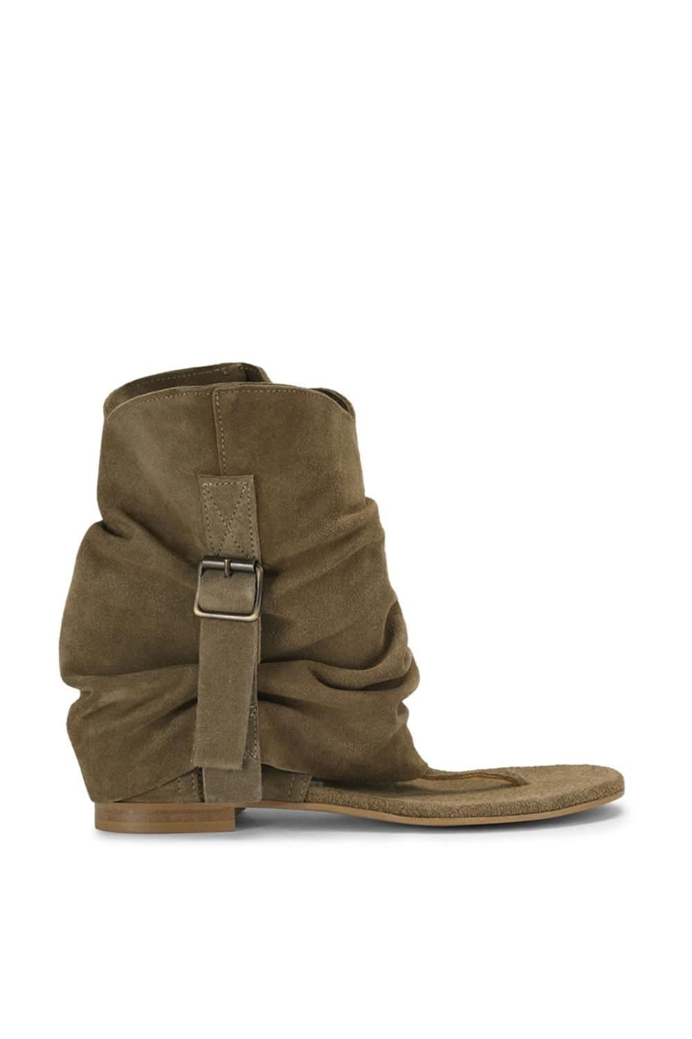 Steve Madden STEVE MADDEN Women's 'Dorado Taupe Suede' Suede Sandals